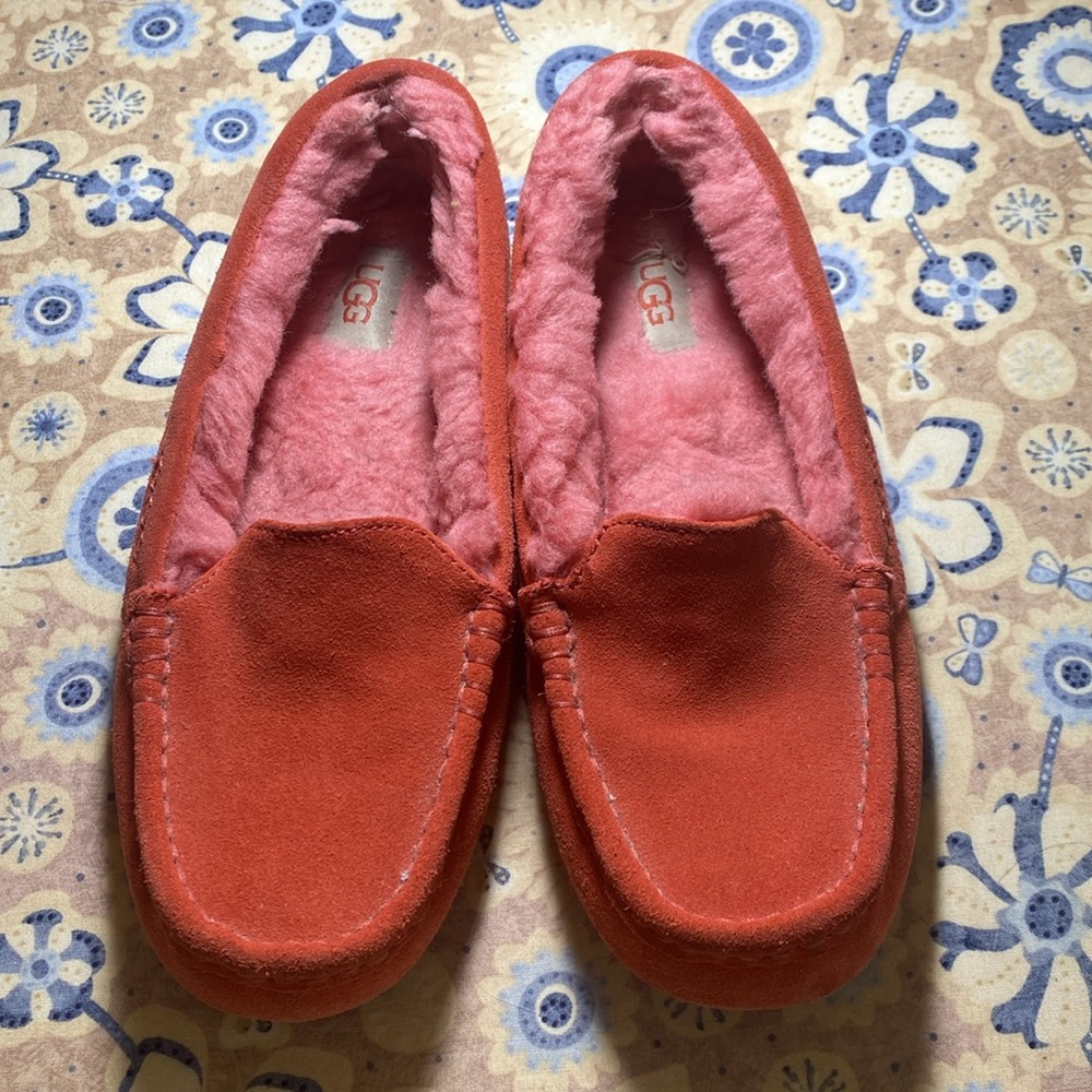 Uggs slippers beautiful color size 8/free handmade cc holder